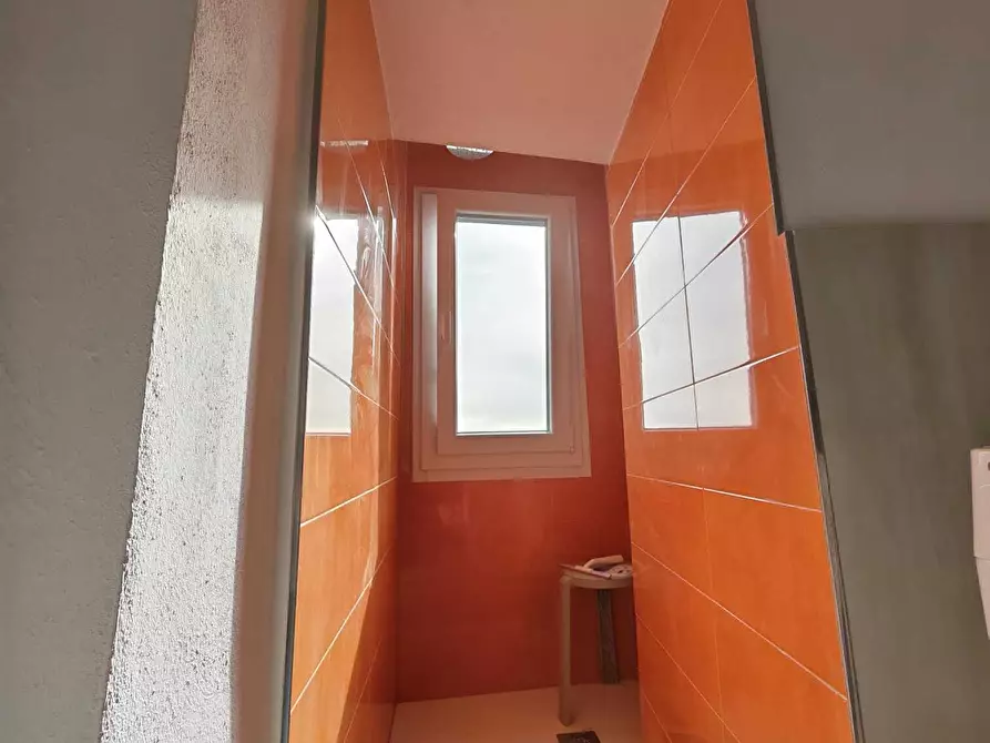 Immagine 17 di Trilocale in affitto  a Bolano