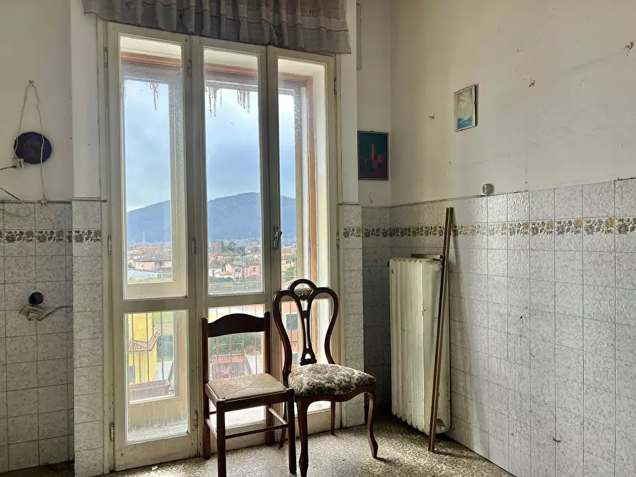 Immagine 14 di Pentalocale in vendita  a Sarzana