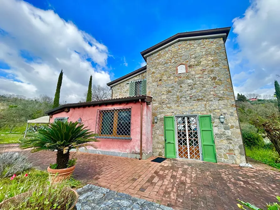 Immagine 16 di Casa indipendente in vendita  a Sarzana