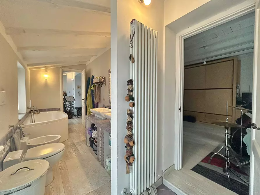 Immagine 20 di Porzione di casa in vendita  a Sarzana