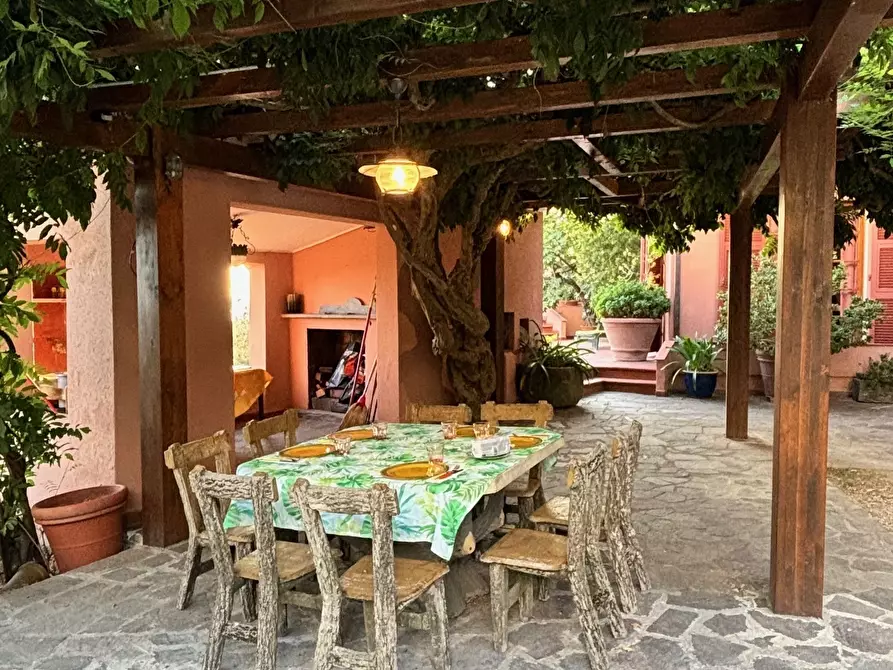 Immagine 3 di Villa in vendita  a Fosdinovo