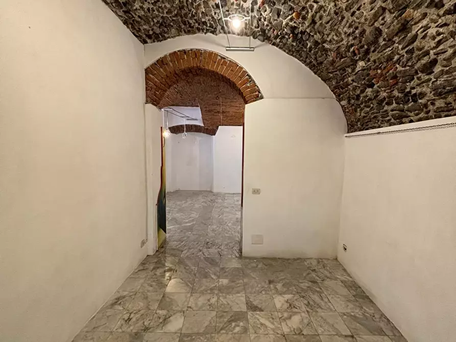 Immagine 4 di Locale commerciale in affitto  a Sarzana