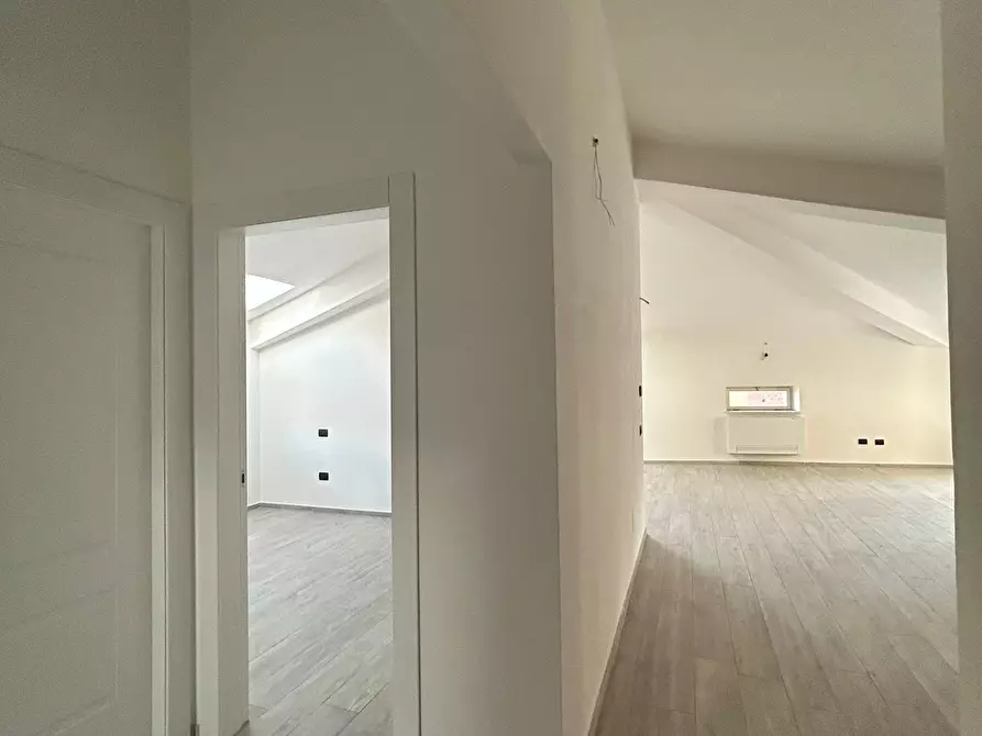 Immagine 7 di Loft/Open space in vendita  a Sarzana