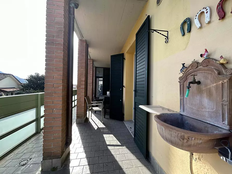 Immagine 1 di Quadrilocale in vendita  a Castelnuovo Magra