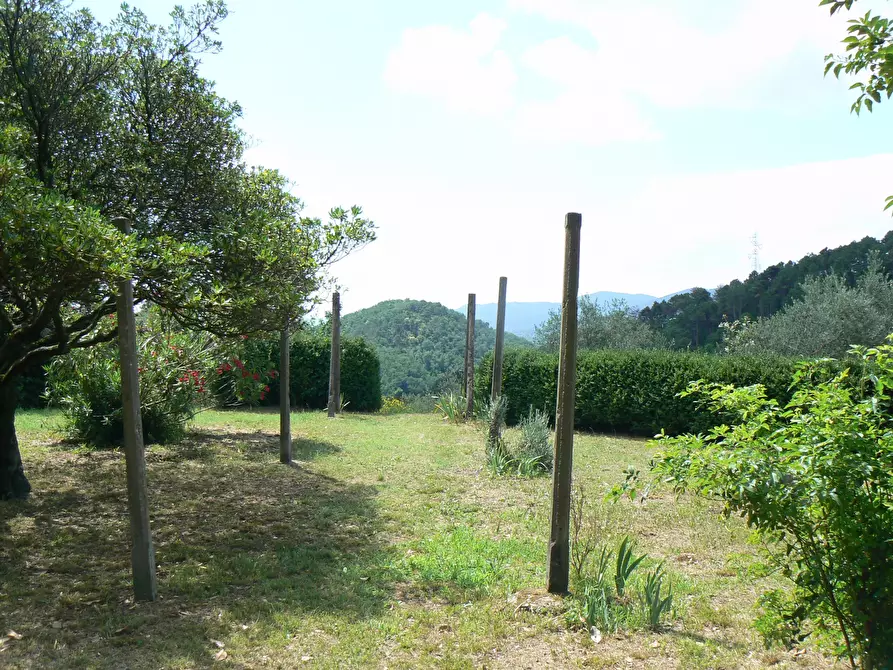 Immagine 9 di Villa in vendita  a Sarzana