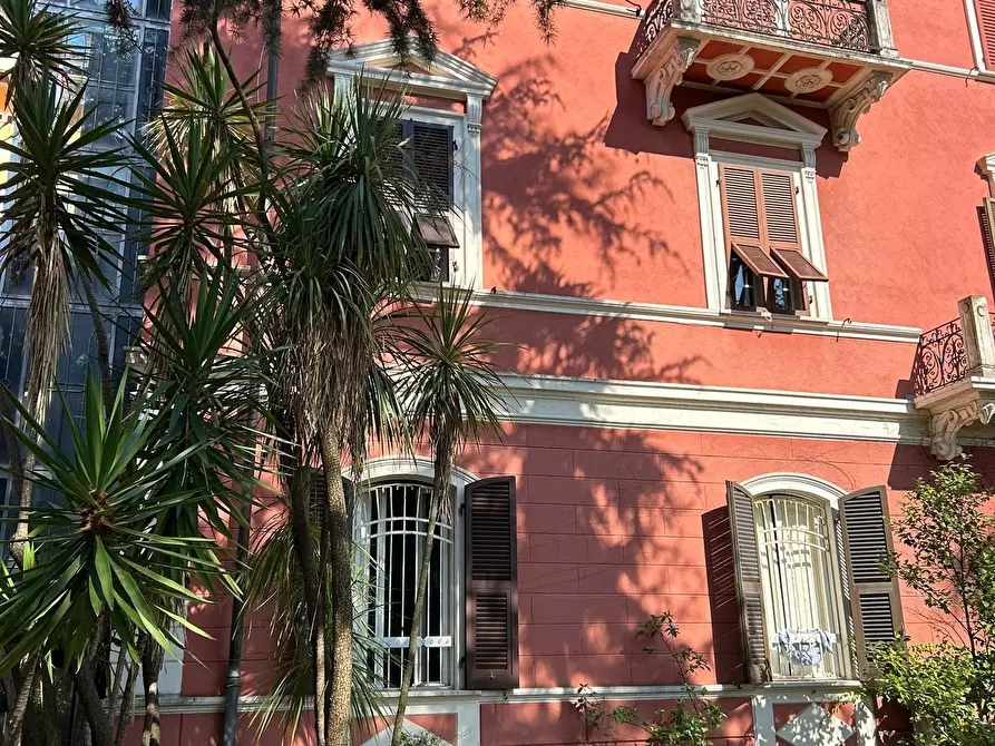 Immagine 2 di Pentalocale in vendita  a Sarzana