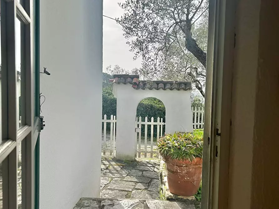 Immagine 43 di Casa indipendente in vendita  a Castelnuovo Magra