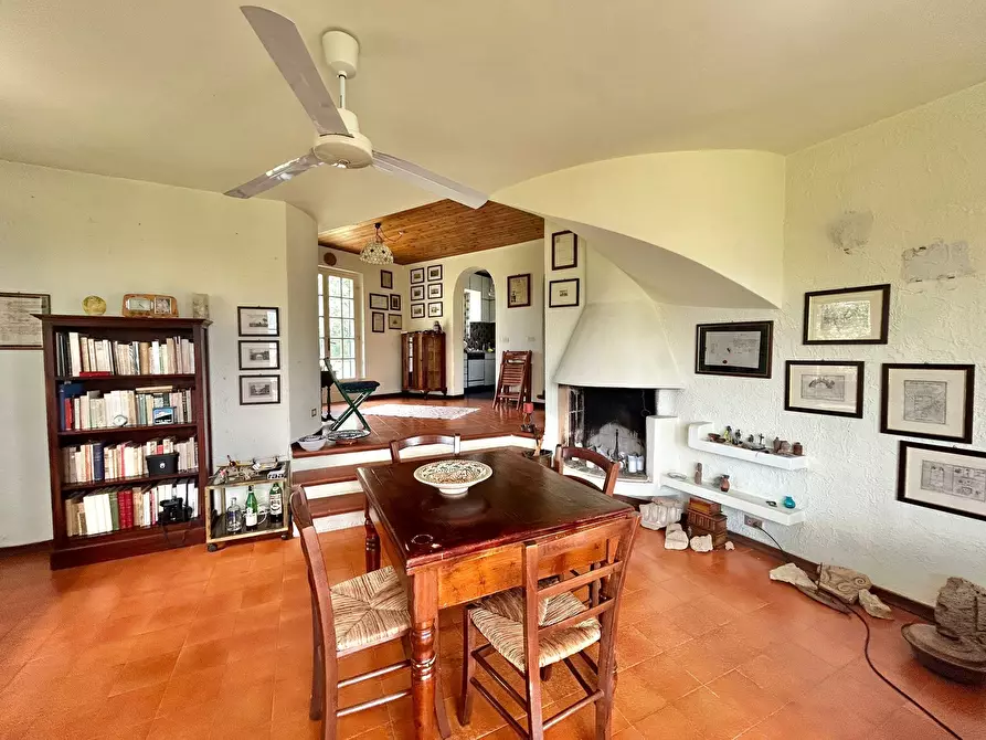 Immagine 8 di Casa indipendente in vendita  a Castelnuovo Magra