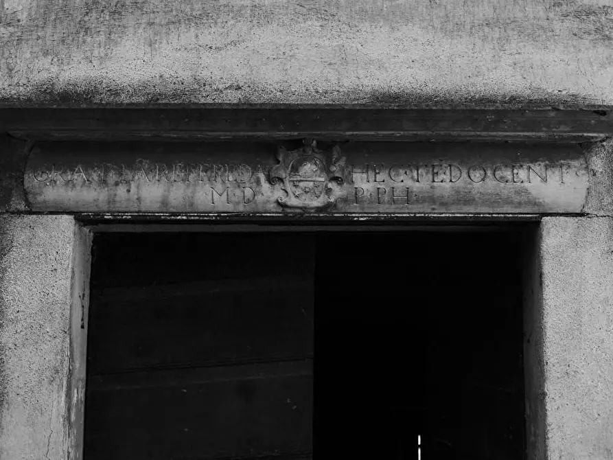 Immagine 50 di Villa in vendita  a Sarzana