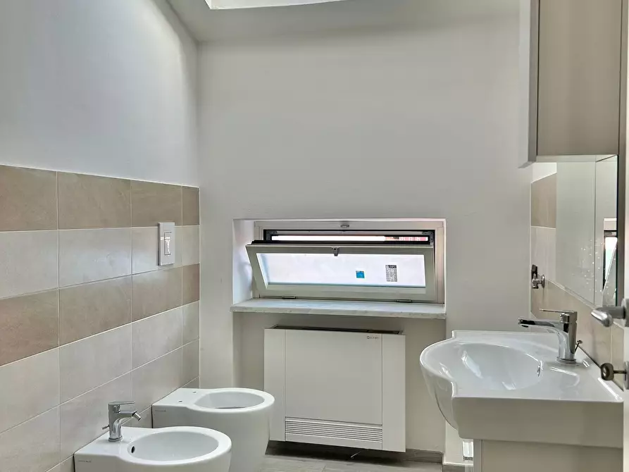 Immagine 3 di Bilocale in vendita  a Sarzana