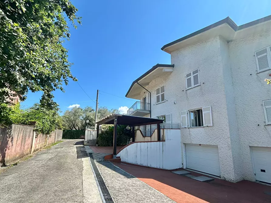 Immagine 50 di Porzione di casa in vendita  a Fosdinovo