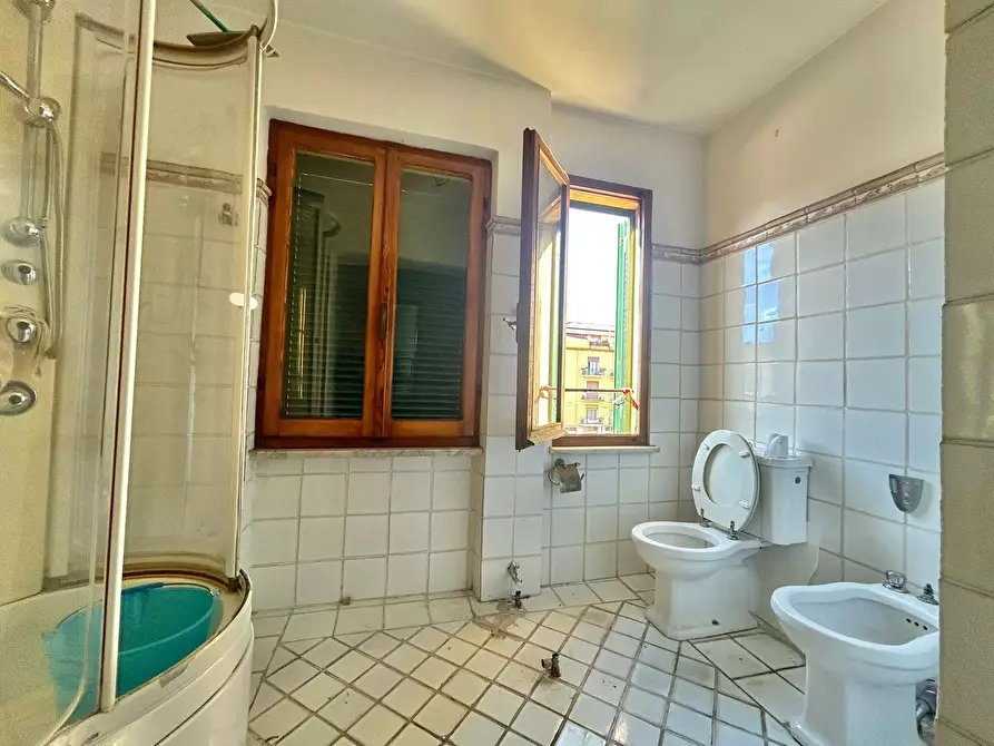 Immagine 28 di Quadrilocale in vendita  a Sarzana