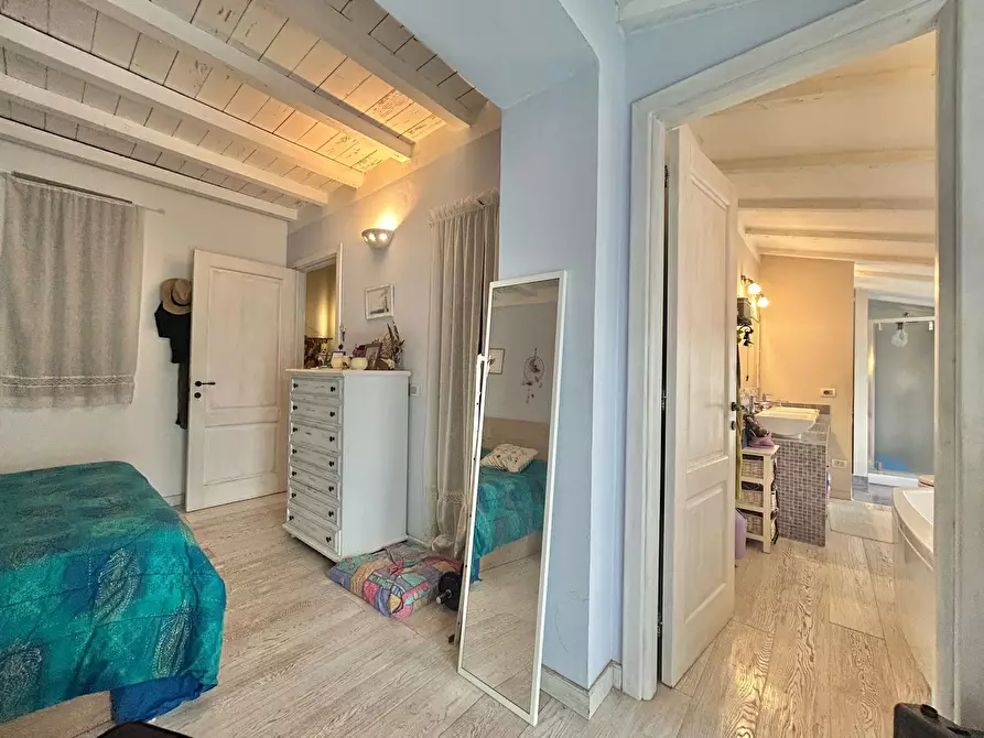 Immagine 25 di Porzione di casa in vendita  a Sarzana