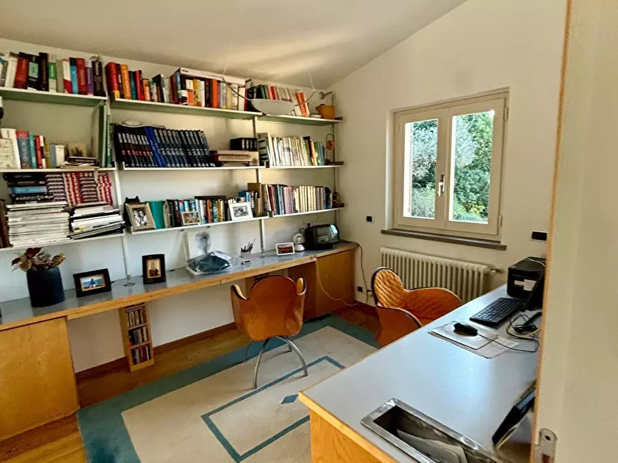 Immagine 50 di Villa in vendita  a Sarzana