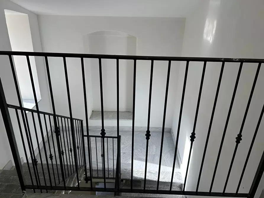 Immagine 25 di Pentalocale in vendita  a Sarzana