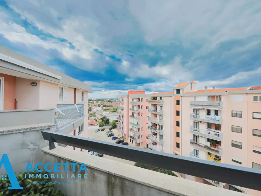 Immagine 25 di Trilocale in vendita  in Via Sciabelle 11 a Taranto