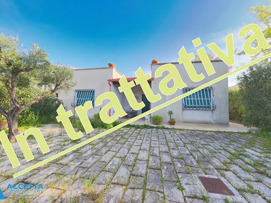 Immagine 1 di Villa in vendita  in Via Delfini 55 a Taranto