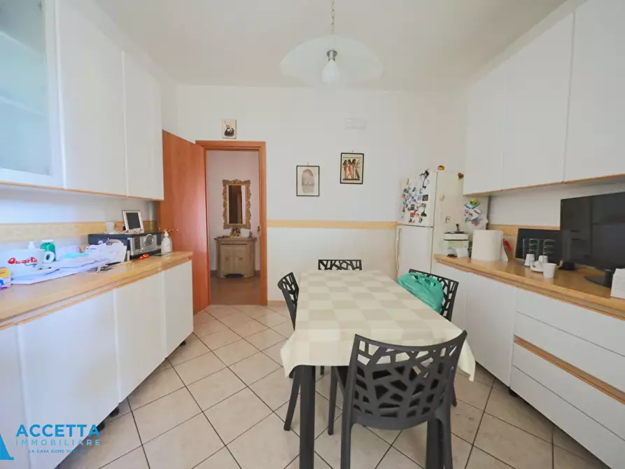 Immagine 9 di Trilocale in vendita  in Via Lupoli 1 a Taranto