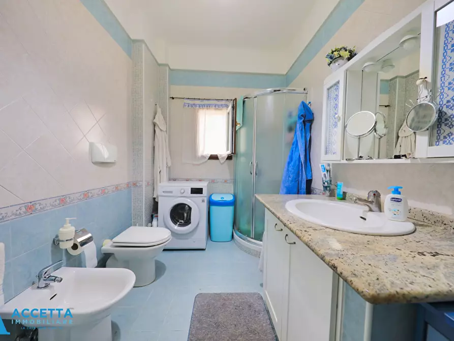 Immagine 16 di Trilocale in vendita  in Via Dante Alighieri 105 a Taranto