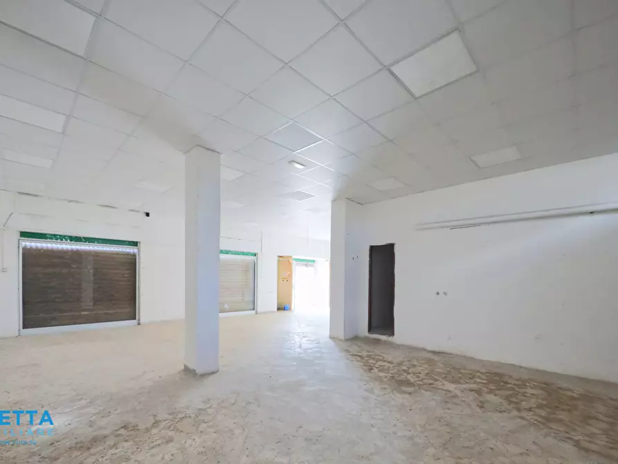 Immagine 19 di Locale commerciale in vendita  in Corso Vittorio Emanuele II 11 a Taranto