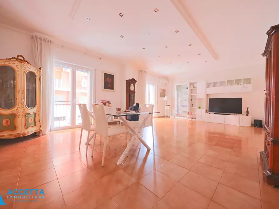 Immagine 24 di Trilocale in vendita  in Via Lupoli 1 a Taranto