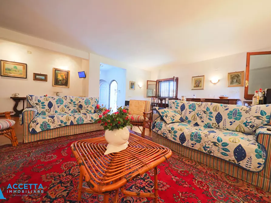 Immagine 12 di Villa in vendita  in Via Girasoli 292 a Taranto