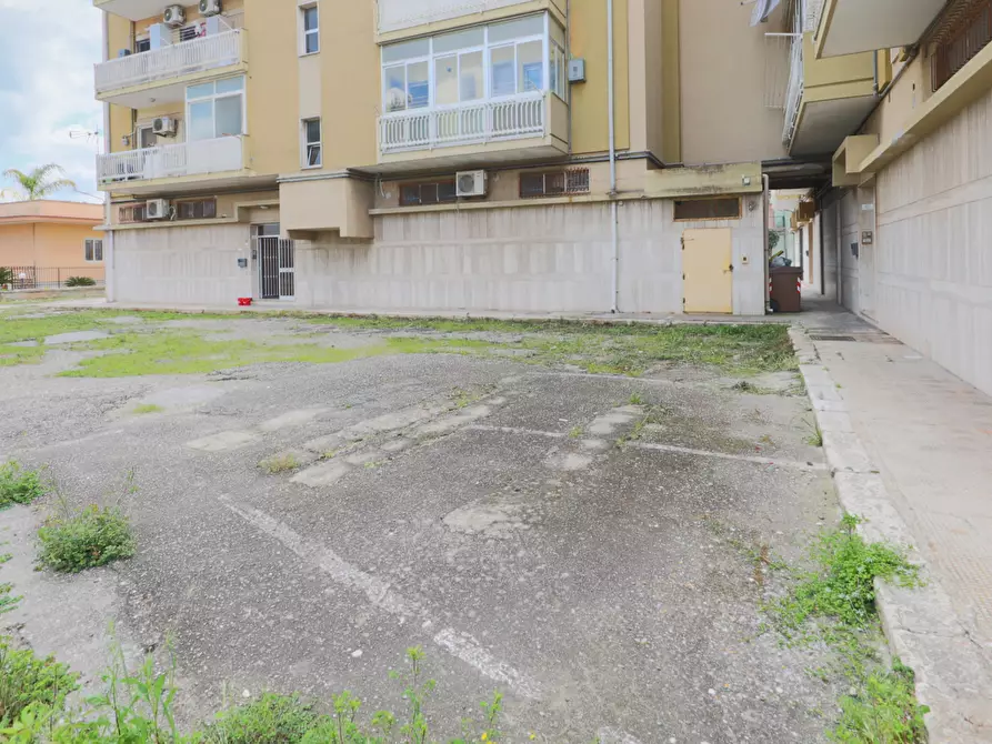 Immagine 18 di Locale commerciale in vendita  in Corso Vittorio Emanuele II 11 a Taranto