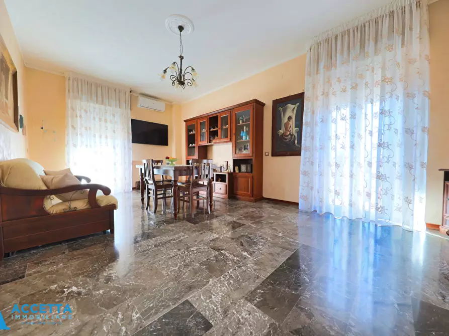 Immagine 1 di Trilocale in vendita  in Via Cesare Pascarella 6 a Taranto