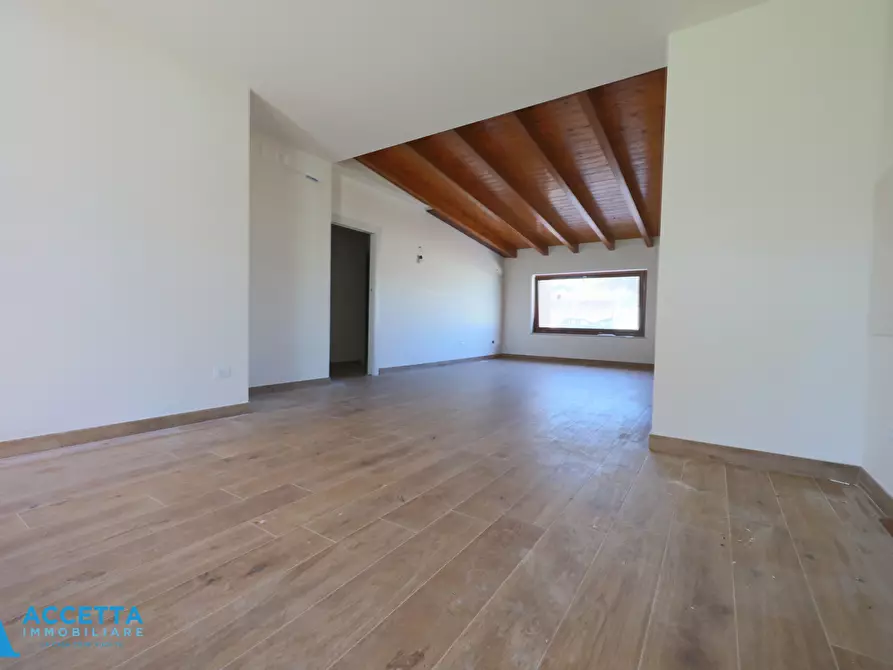 Immagine 15 di Villa in vendita  in Via Dayala a Taranto