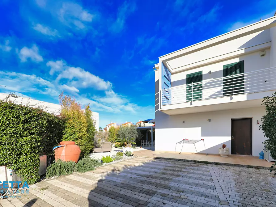 Immagine 7 di Villa in vendita  in Via Fior di Zenzero 2 a Taranto