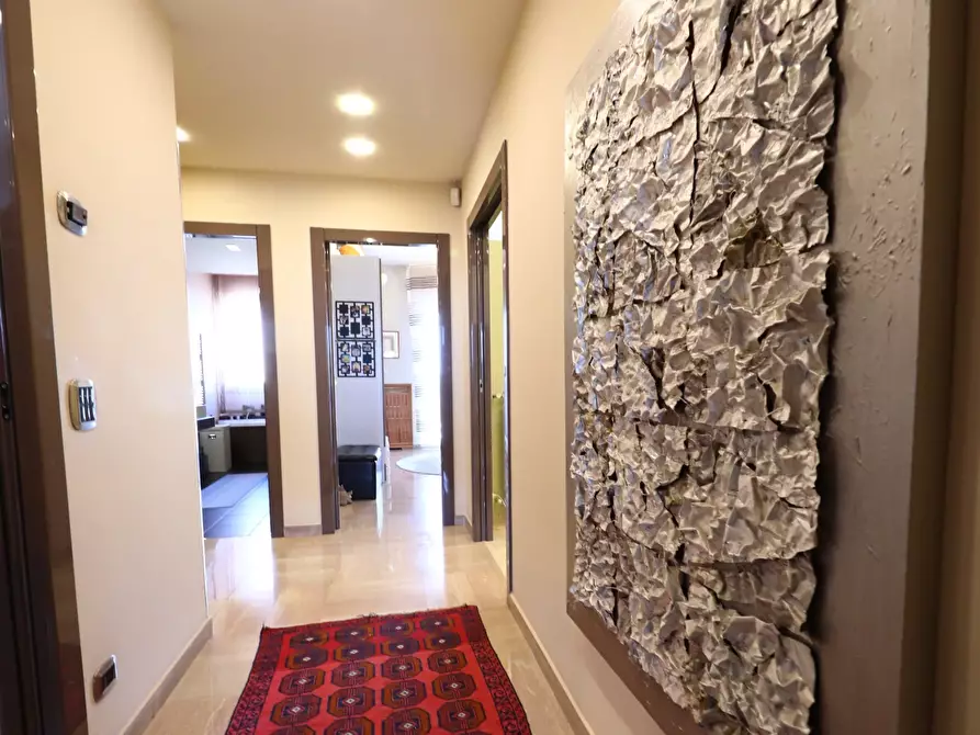 Immagine 15 di Quadrilocale in vendita  in Piazza Giovanni XXIII 13 a Taranto