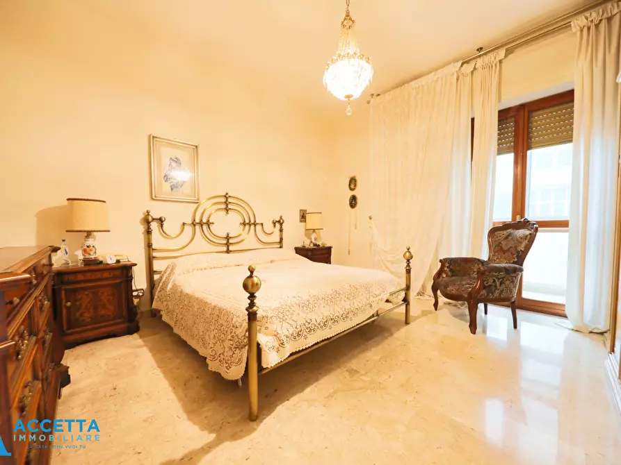 Immagine 17 di Trilocale in vendita  in Viale Magna Grecia 104 a Taranto