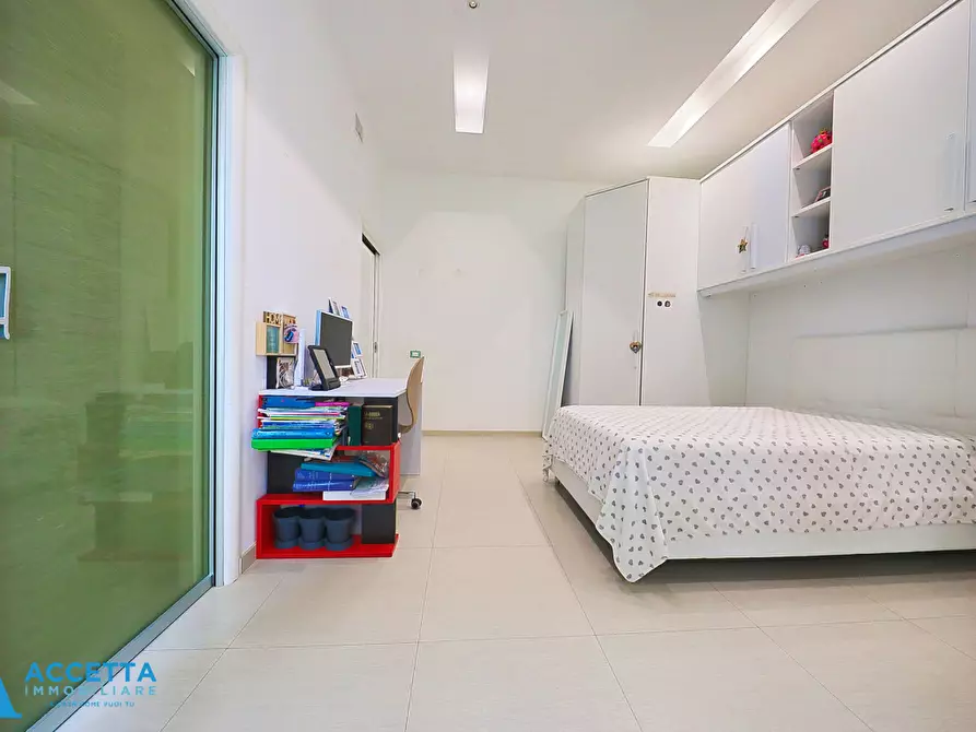 Immagine 15 di Bilocale in vendita  in Via Diego Peluso 89 a Taranto