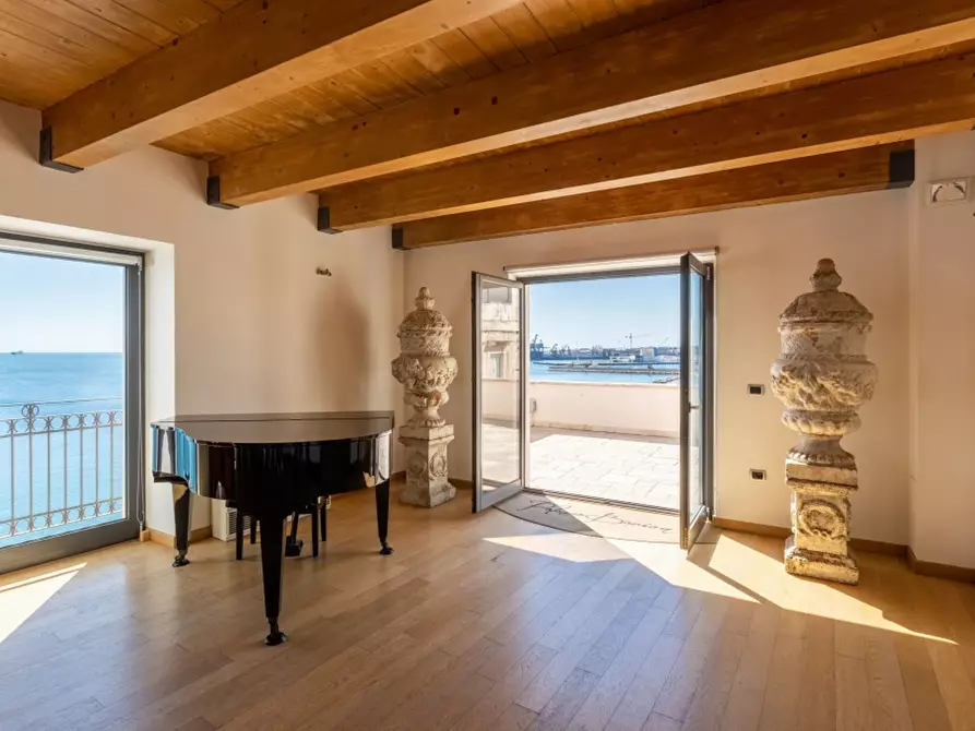 Immagine 3 di Palazzo in vendita  in Via Giovanni Paisiello 56 a Taranto