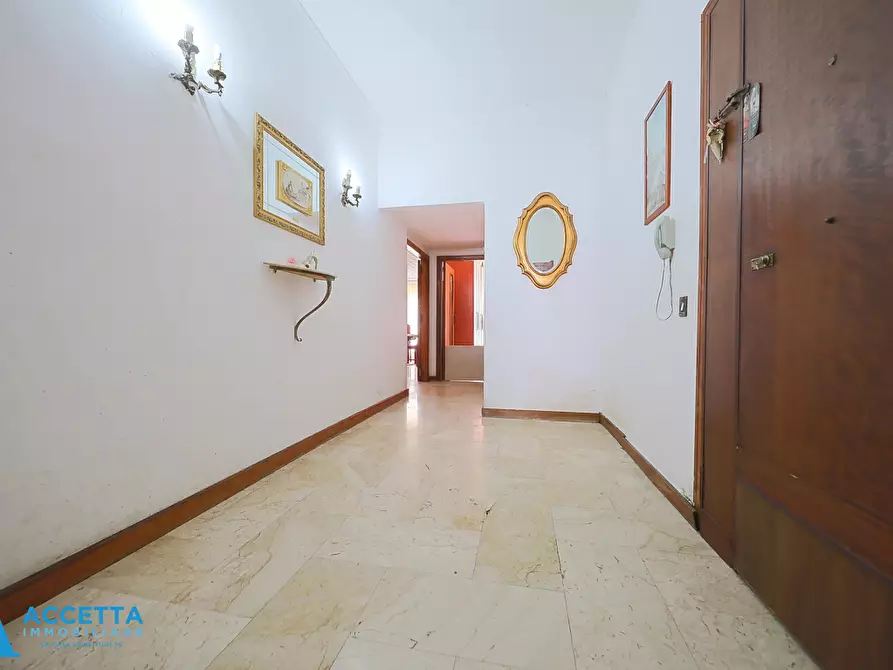 Immagine 3 di Trilocale in vendita  in Viale Liguria 27 a Taranto