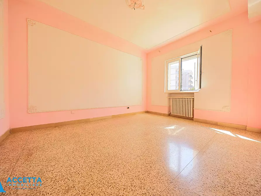 Immagine 21 di Quadrilocale in vendita  in Via Ancona 315 a Taranto