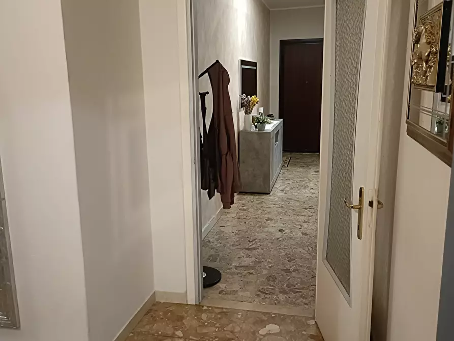 Immagine 10 di Trilocale in vendita  in semi-centrale a Pieve Porto Morone