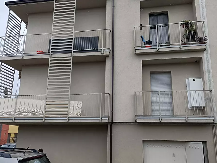 Immagine 14 di Trilocale in vendita  in semi-centrale a Pieve Porto Morone