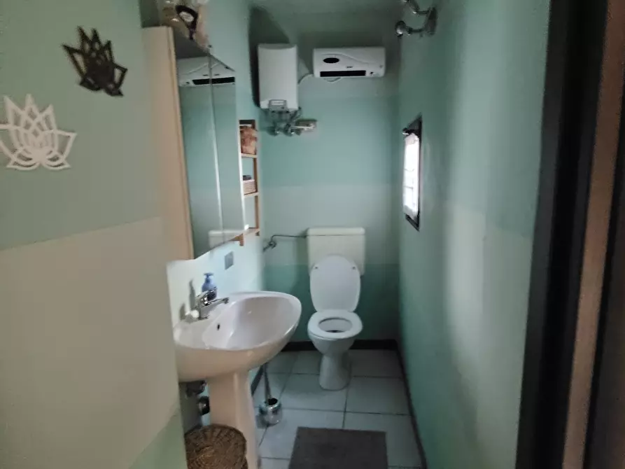 Immagine 7 di Ufficio in vendita  in centrale a Broni