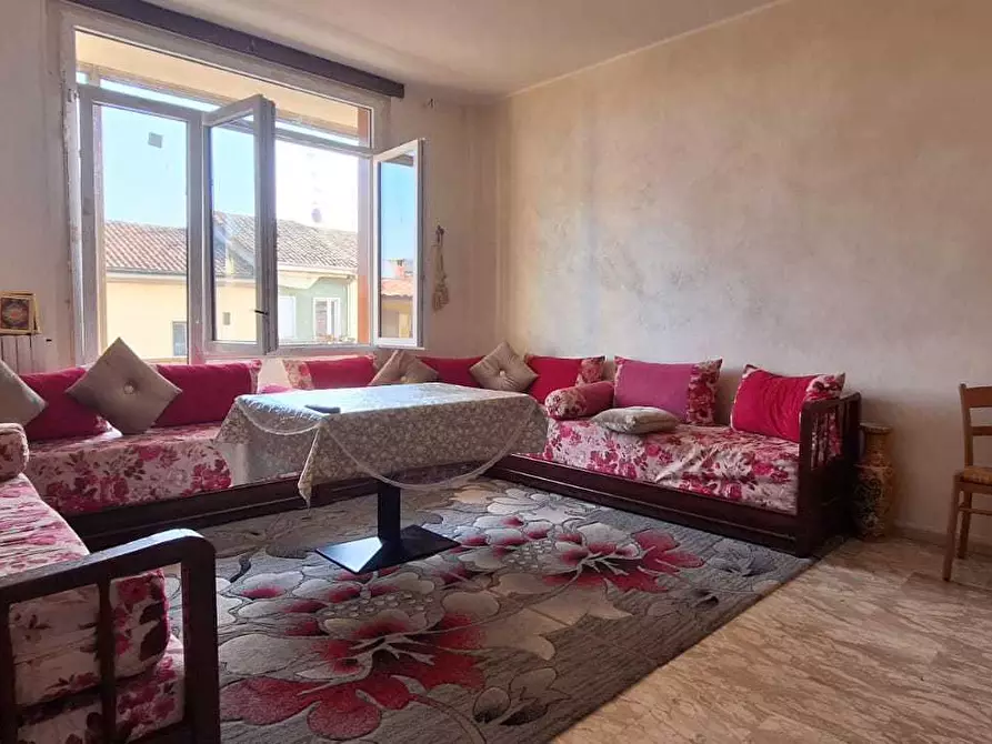 Immagine 15 di Trilocale in vendita  in Via Roma a Pieve Porto Morone