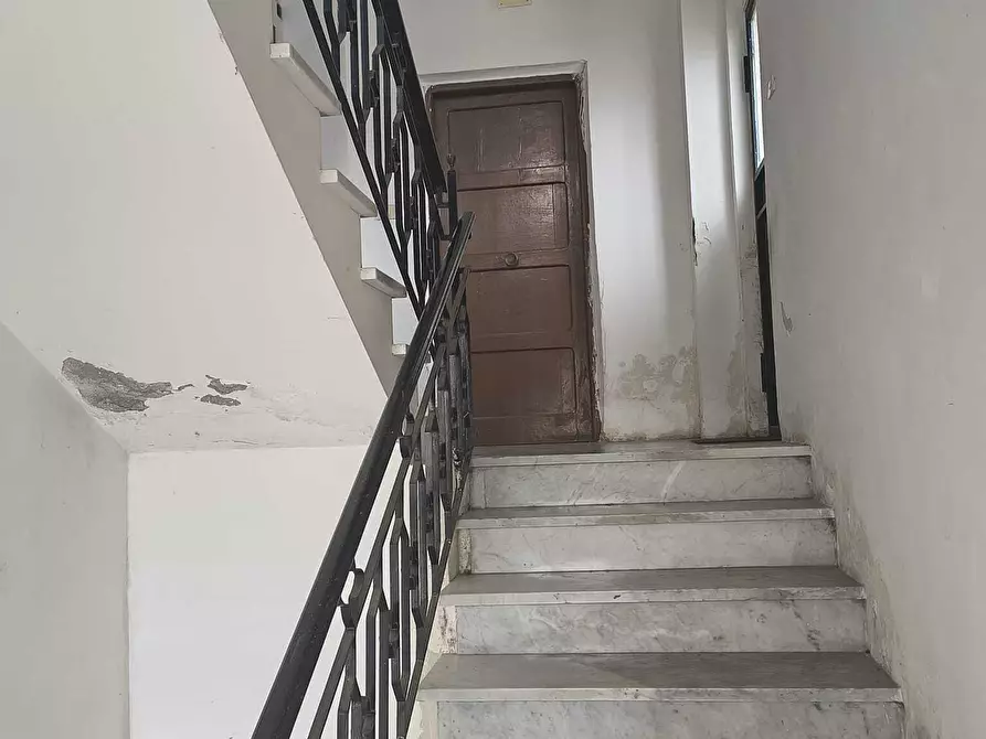 Immagine 16 di Trilocale in vendita  in Via Avegno a Roma