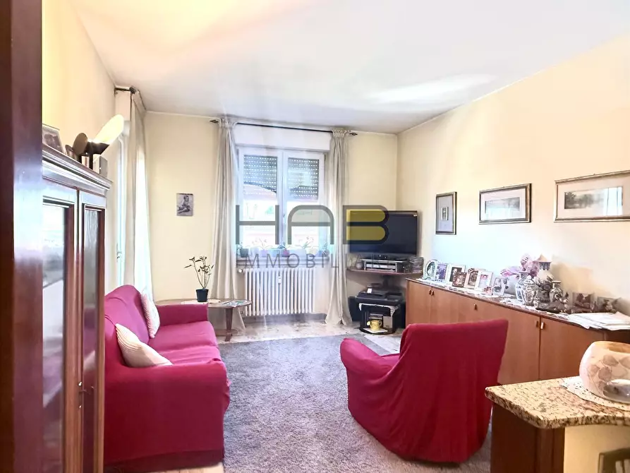 Immagine 2 di Trilocale in vendita  in Via Fratelli Ruffini a Busto Arsizio