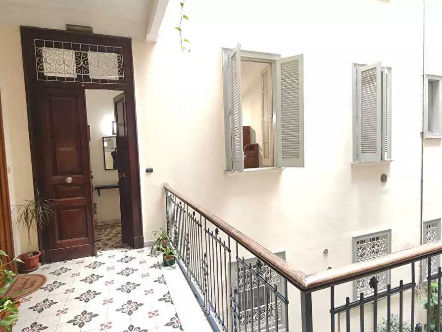 Immagine 11 di Trilocale in vendita  in Via Piave 1 a Salerno