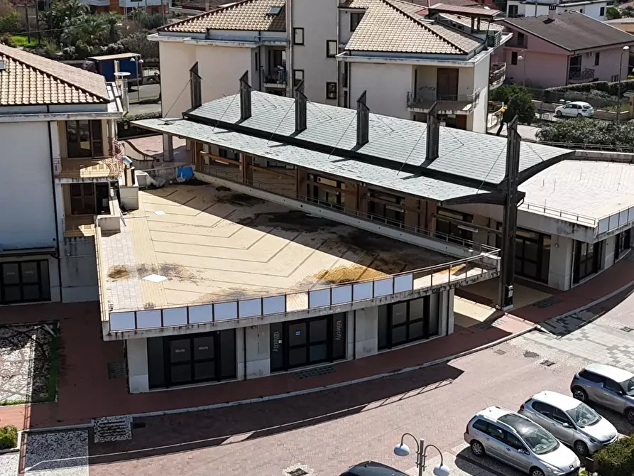 Immagine 4 di Locale commerciale in vendita  in località corno d'oro a Eboli