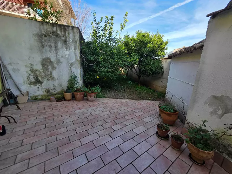 Immagine 7 di Bilocale in vendita  in Piazza Umberto I 11 a Montecorvino Rovella