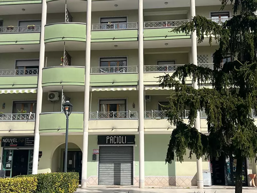 Immagine 17 di Locale commerciale in affitto  in Corso Giuseppe Garibaldi 32 a Baronissi