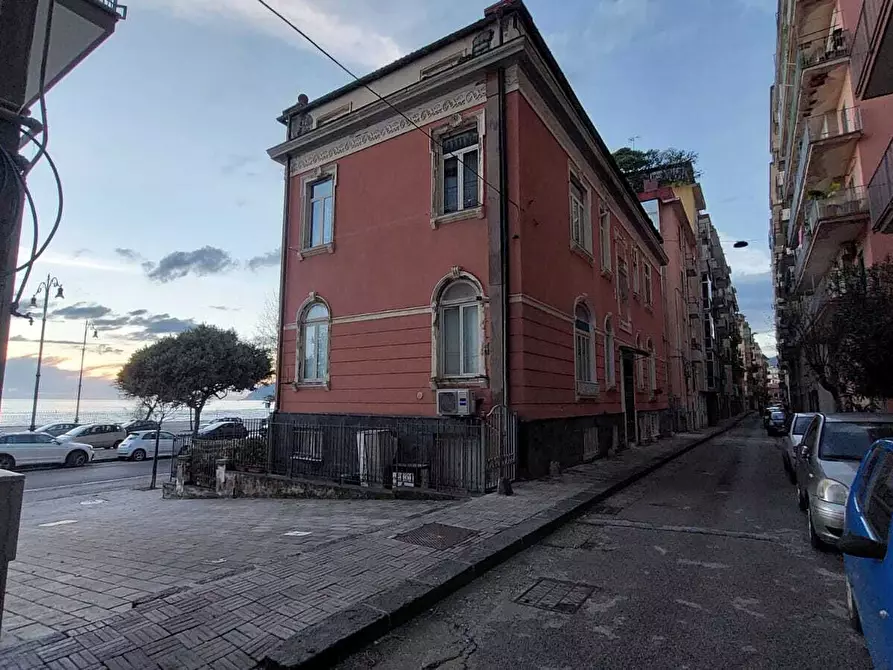 Immagine 2 di Locale commerciale in vendita  in Via Palinuro 137 a Salerno