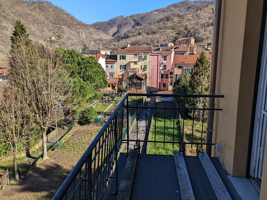 Immagine 57 di Quadrilocale in vendita  in Via Padre Francesco Borghero 33 a Ronco Scrivia