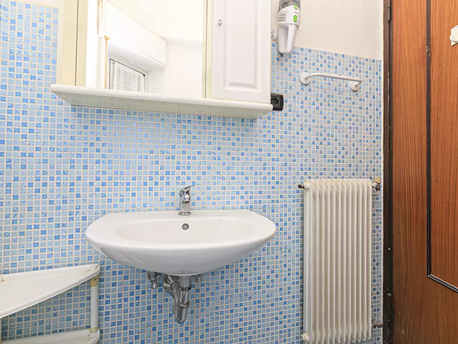 Immagine 42 di Pentalocale in vendita  in Via Bartolomeo Parodi 22 a Ceranesi