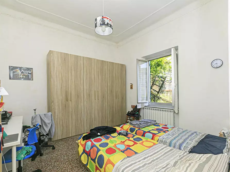 Immagine 30 di Pentalocale in vendita  in Via Val Sugana 9 a Genova